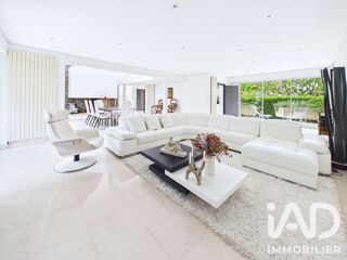  Maison à louer 6 pièces 233 m²