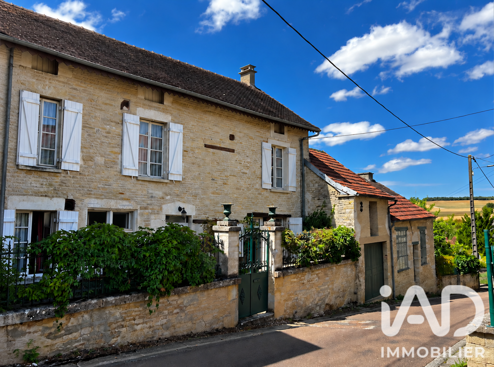 Vente Maison Vente Maison de village 4 pièces Cruzy-le-châtel