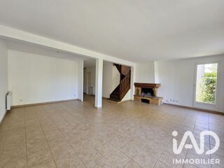  Maison à louer 8 pièces 148 m²