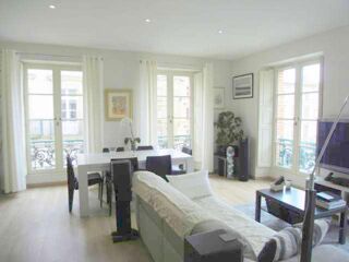  Appartement à louer 3 pièces 95 m²