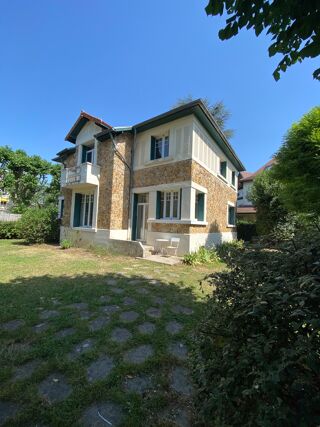  Maison  vendre 9 pices 190 m