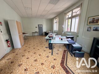  Immeuble à vendre 710 m²