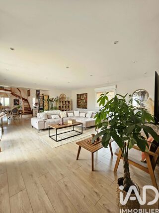  Maison � vendre 8 pi�ces 215 m�