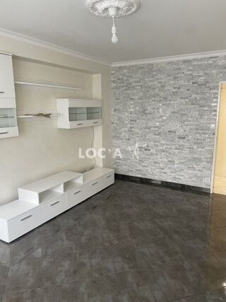  Appartement à louer 4 pièces 76 m²
