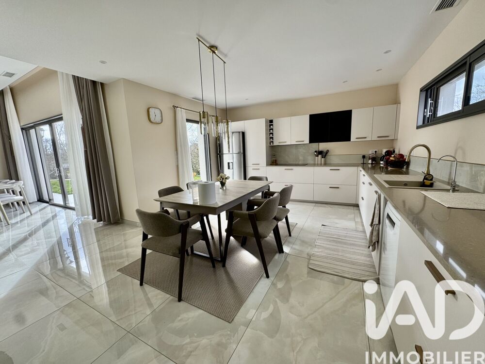 Maison 7 pièces 187 m² · à Pompignac · 187 m² · 694 000 €