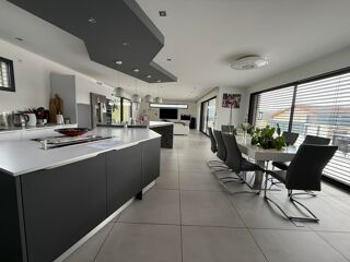  Maison � vendre 6 pi�ces 218 m�