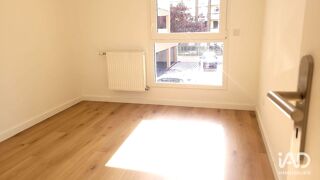  Appartement à louer 3 pièces 77 m²