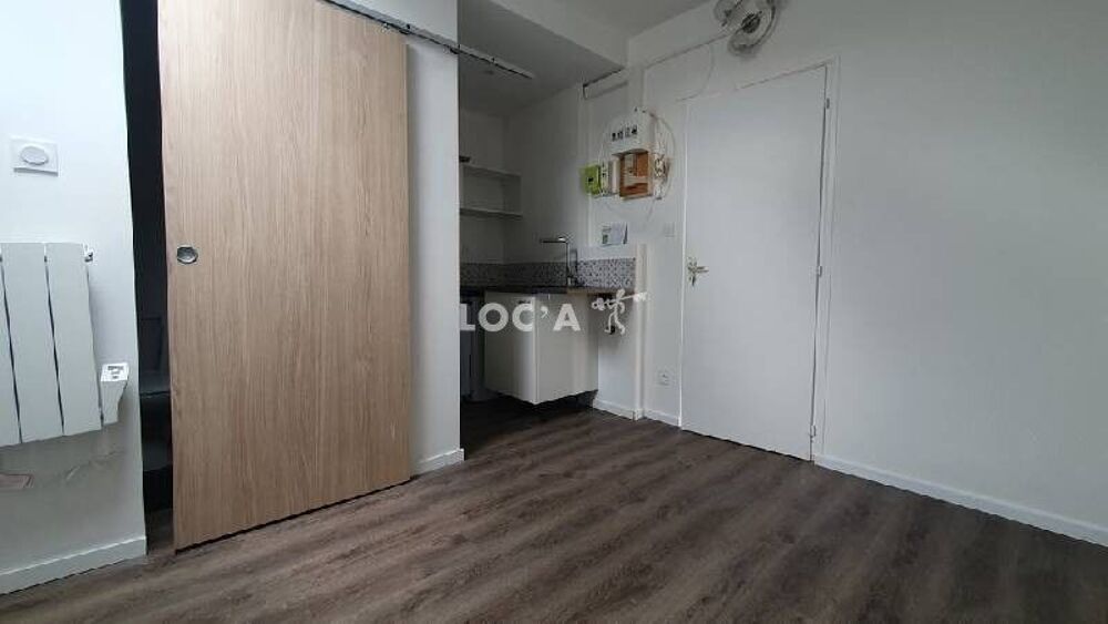 380€ CC / Mois - STUDIO de 11.4 m² Refait à neuf situé a....