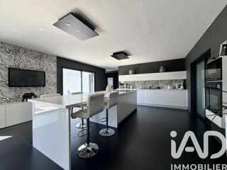  Maison à vendre 8 pièces 377 m²