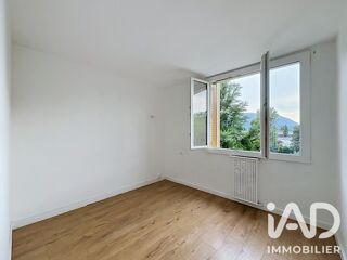  Appartement à louer 4 pièces 66 m²