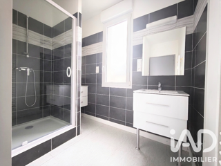  Appartement à louer 6 pièces 99 m²