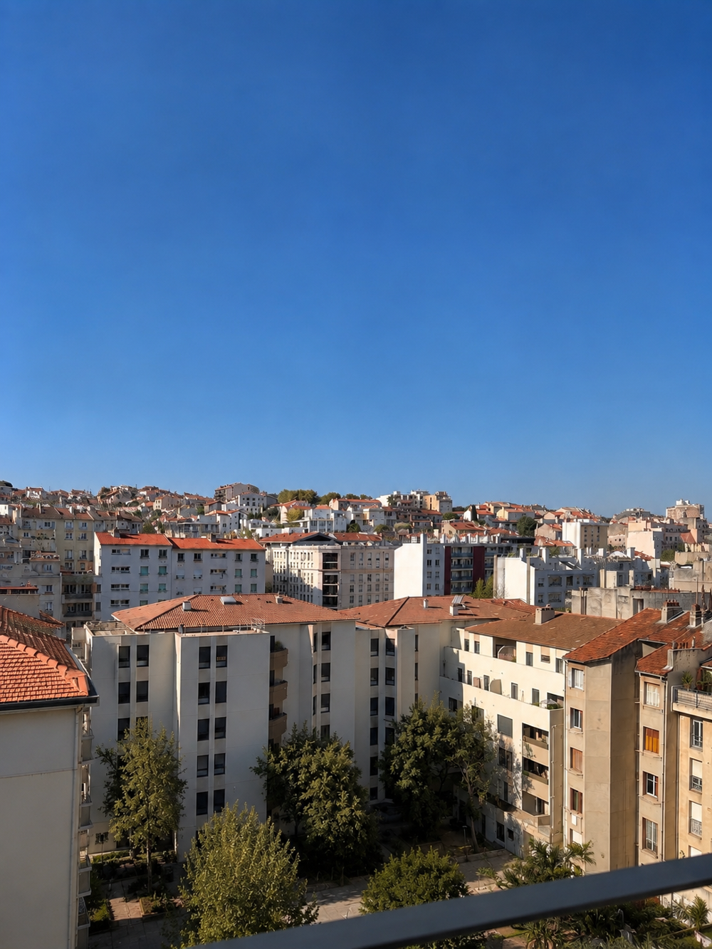 Vente Appartement DERNIER ÉTAGE - TERRASSE - ENTIÈREMENT RÉNOVÉ Marseille 7