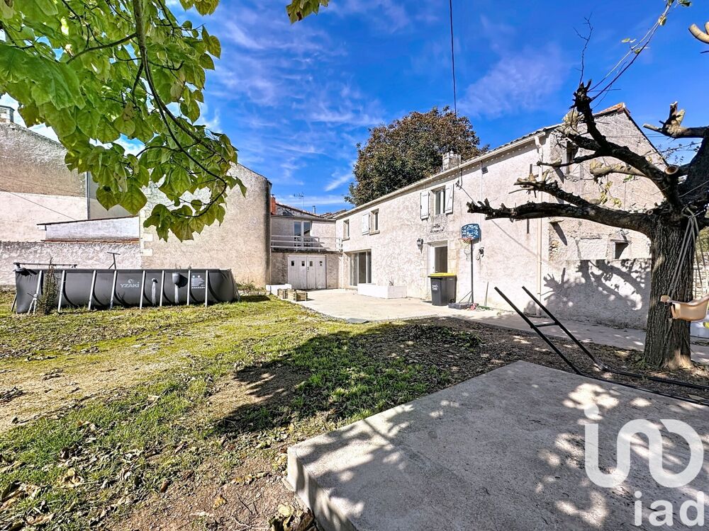 Maison 5 pièces 179 m² · à Maillé · 179 m² · 170 000 €