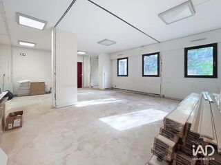   Location Bureaux 80 m&sup2; Garches