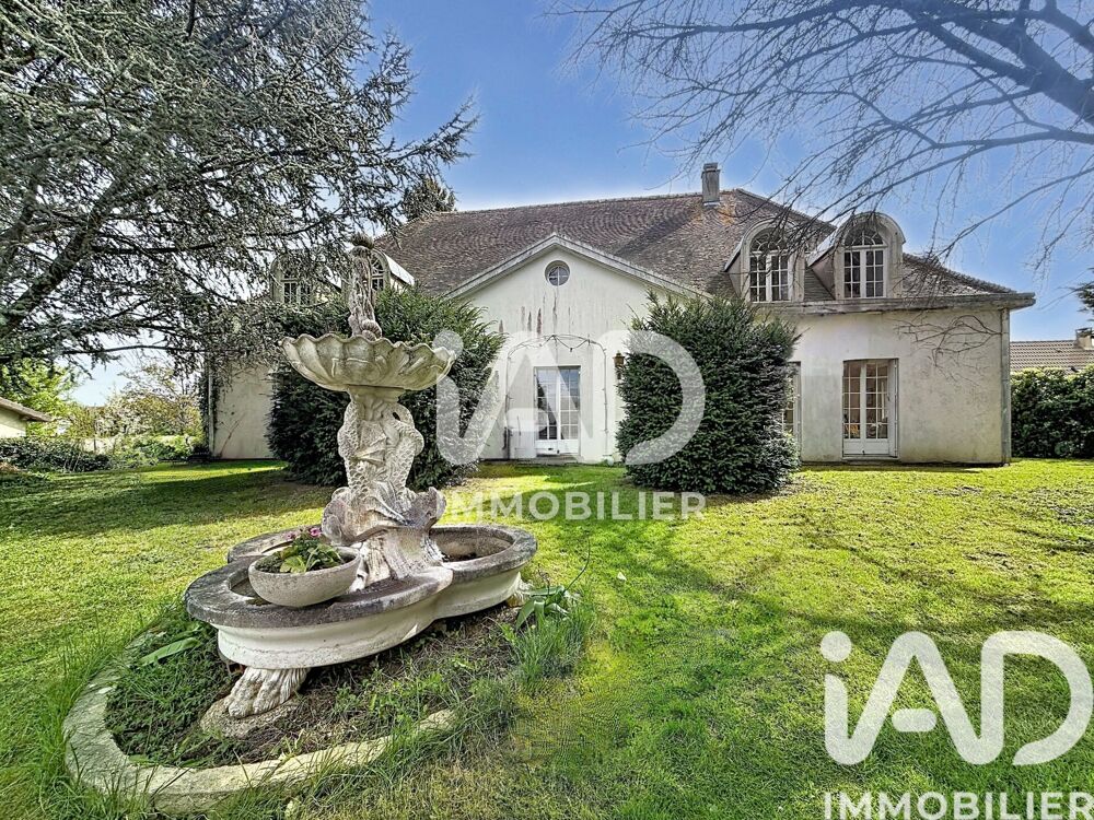 Maison 12 pièces 368 m² · à Roissy-en-Brie · 368 m² · 730 000 €