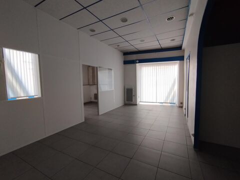   SAINT CHAMOND, 3 ave A. Pinay, local professionnel 61m² 