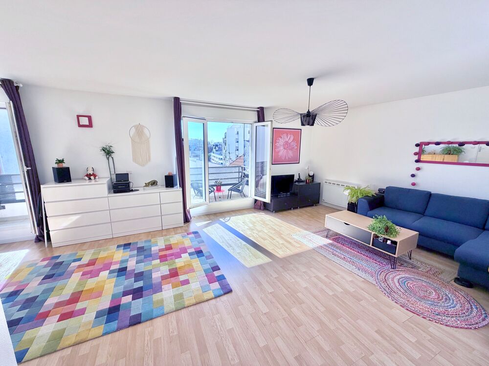 Vente Appartement Appartement 3 pièces avec deux balcons cave et parking Paris 20