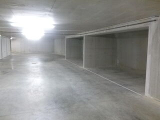  Parking / Garage � louer 