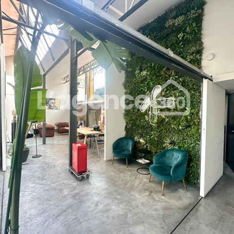  À louer - Atelier / Bureaux atypiques esprit loft - 228 m² 