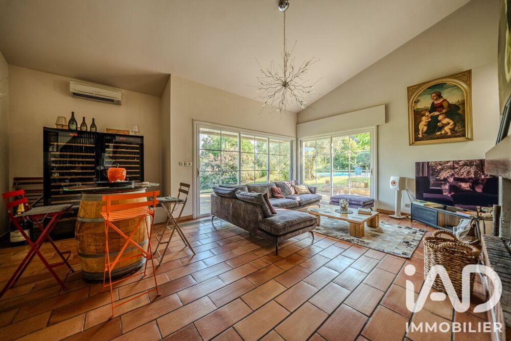 Vente Maison Vente Maison traditionnelle 7 pièces Saint-Étienne-de-fontbellon