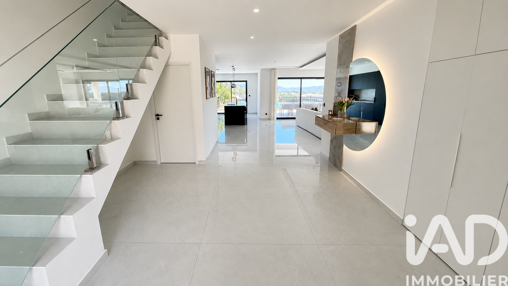 vente Maison - 6 pièce(s) - 186 m² Bourg-Saint-Andéol (07700)