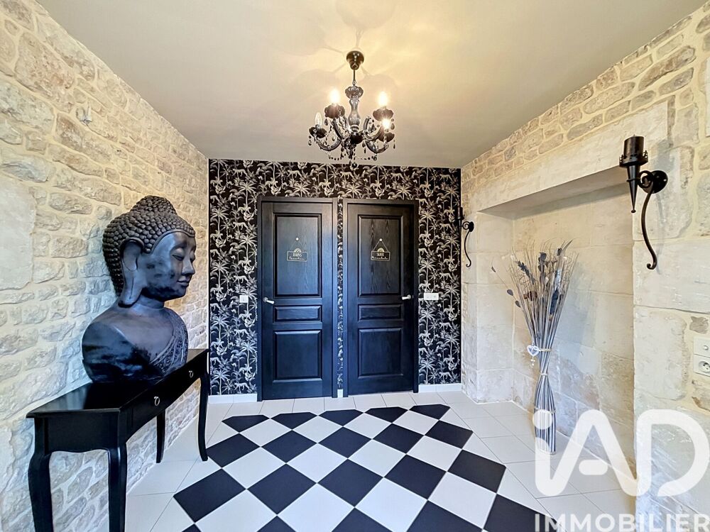 Maison 8 pièces 259 m² · à Saint-Hilaire-des-Loges · 259 m² · 480 000 €
