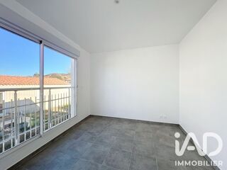  Appartement à louer 3 pièces 77 m²
