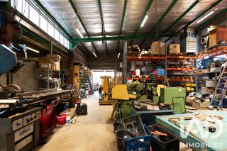  Immeuble à vendre 671 m²