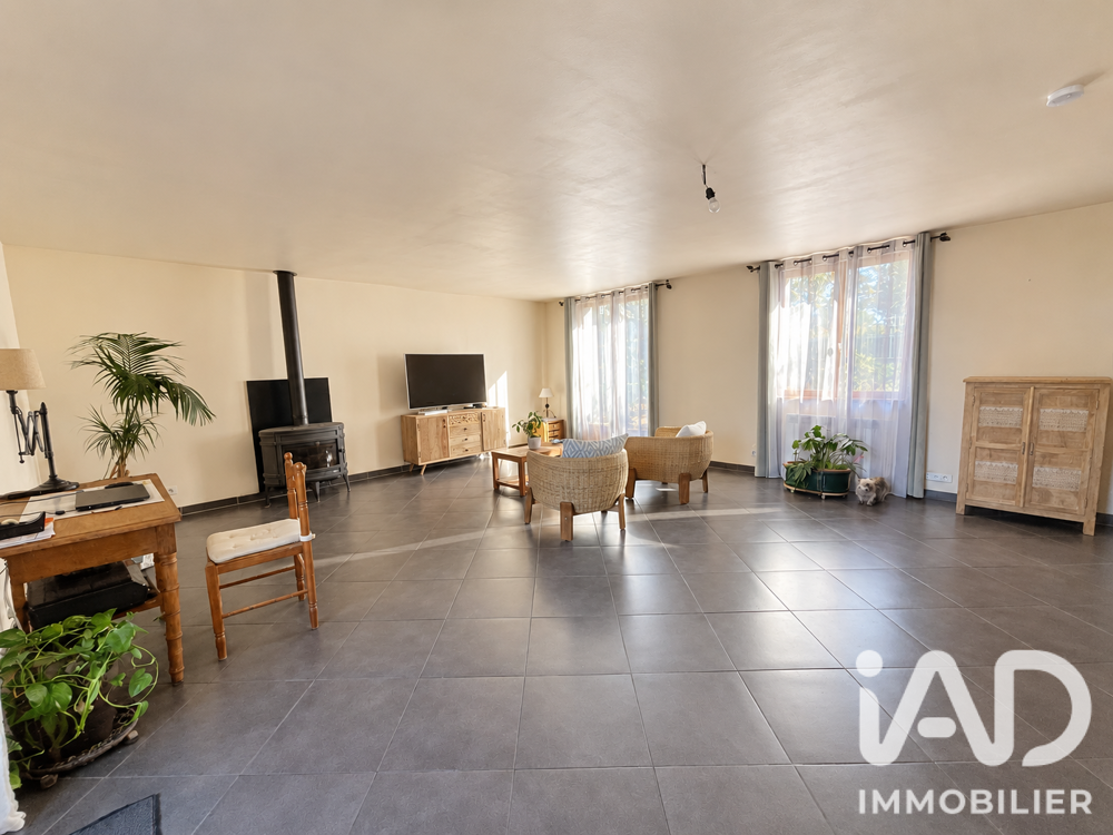 Vente Maison Vente Maison traditionnelle 5 pièces Saint-hilliers