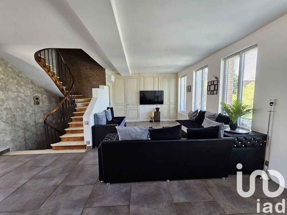 Maison 11 pièces 259 m² · à Villeneuve-l'Archevêque · 259 m² · 179 500 €