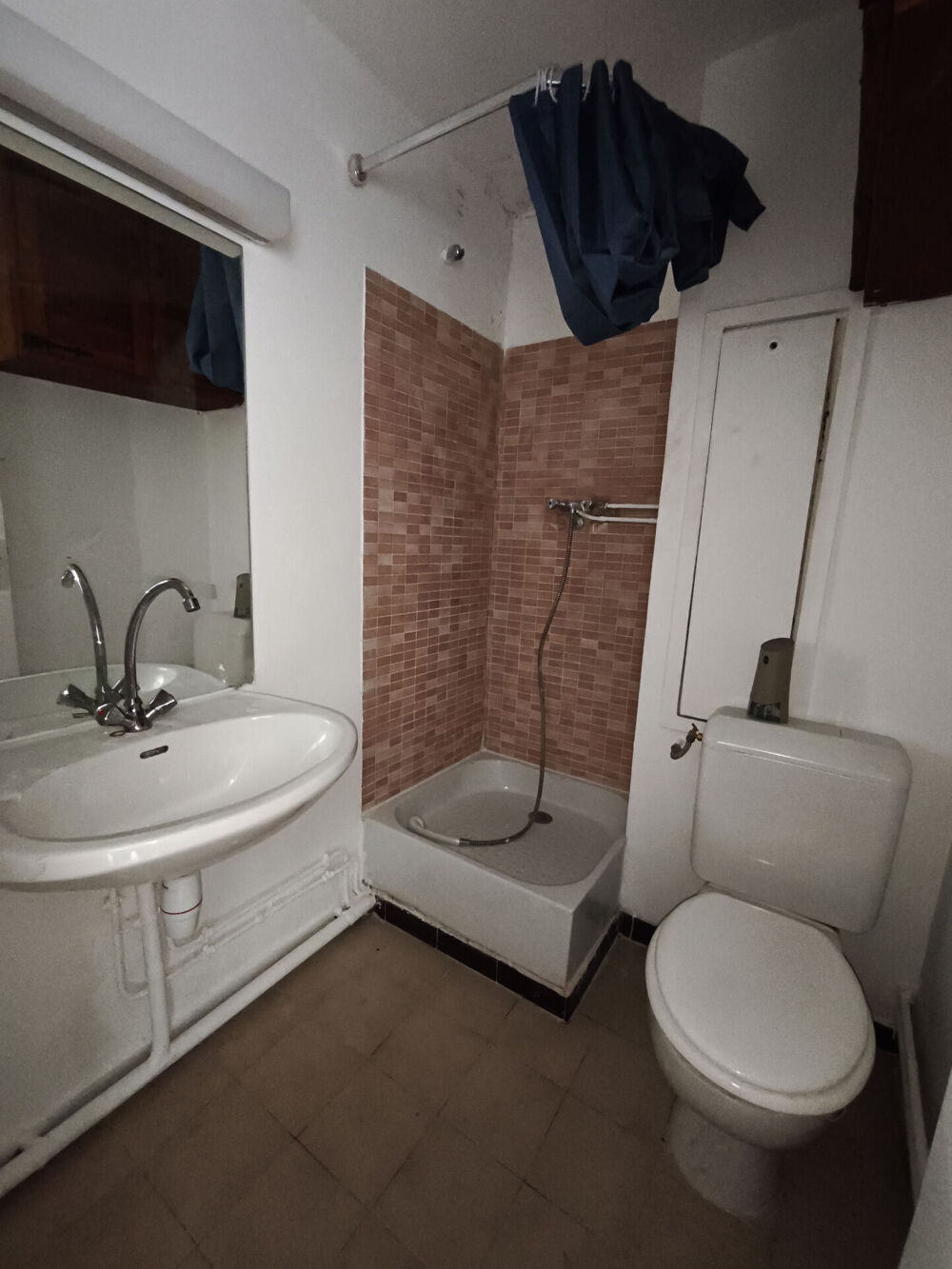 Vente Appartement Studette avec salle d'eau et WC - Tour Occident, 25ème étage Paris 19