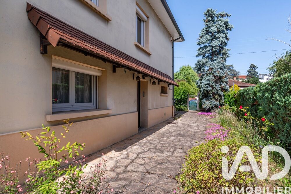 vente Maison - 7 pièce(s) - 198 m² Bron (69500)