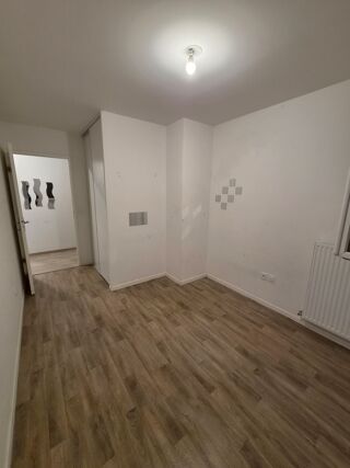  Appartement à louer 4 pièces 70 m²