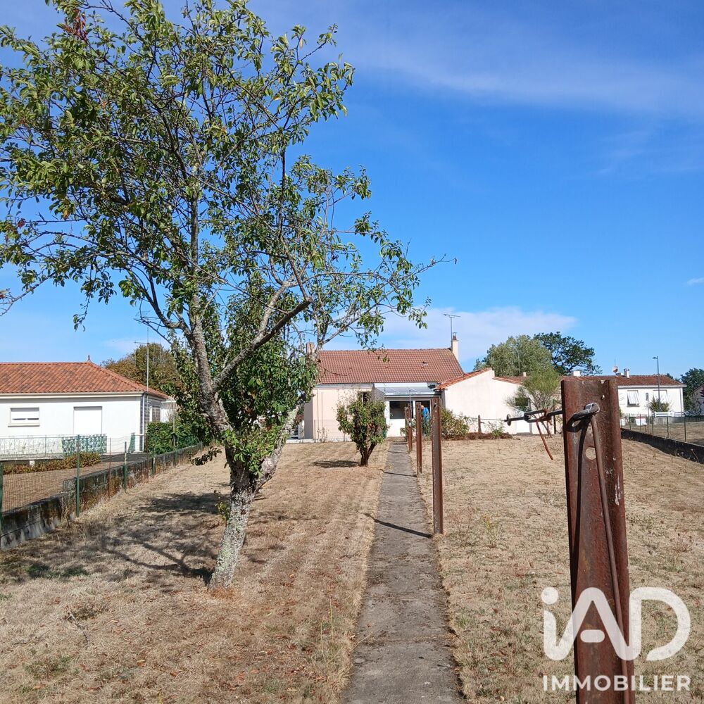 Vente Maison Vente Maison/villa 4 pièces La chaize-le-vicomte