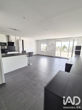  Appartement à louer 3 pièces 82 m²