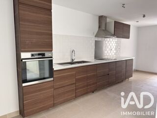  Appartement à louer 3 pièces 77 m²