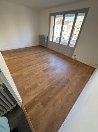  Appartement à louer 3 pièces 64 m²
