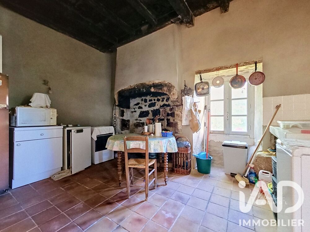 Vente Maison Vente Maison traditionnelle 7 pièces Ferrières-sur-sichon