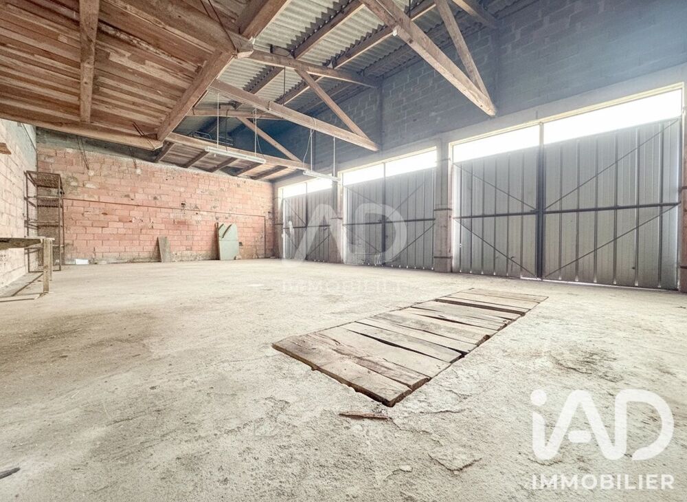 Vente Parking/Garage Vente Garage 120 m&sup2; Saint-victor-et-melvieu