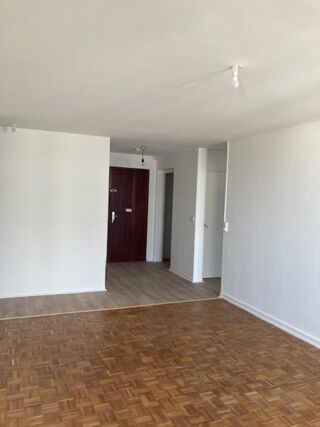  Appartement à louer 4 pièces 82 m²