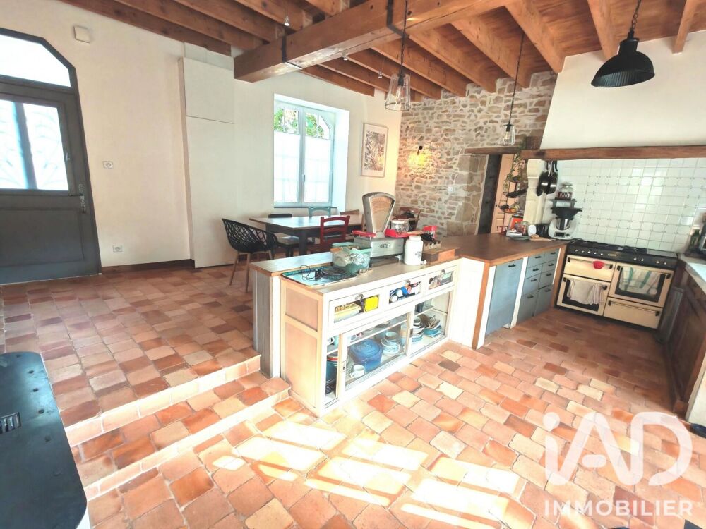 Vente Maison Vente Maison traditionnelle 6 pièces Saint-juire-champgillon