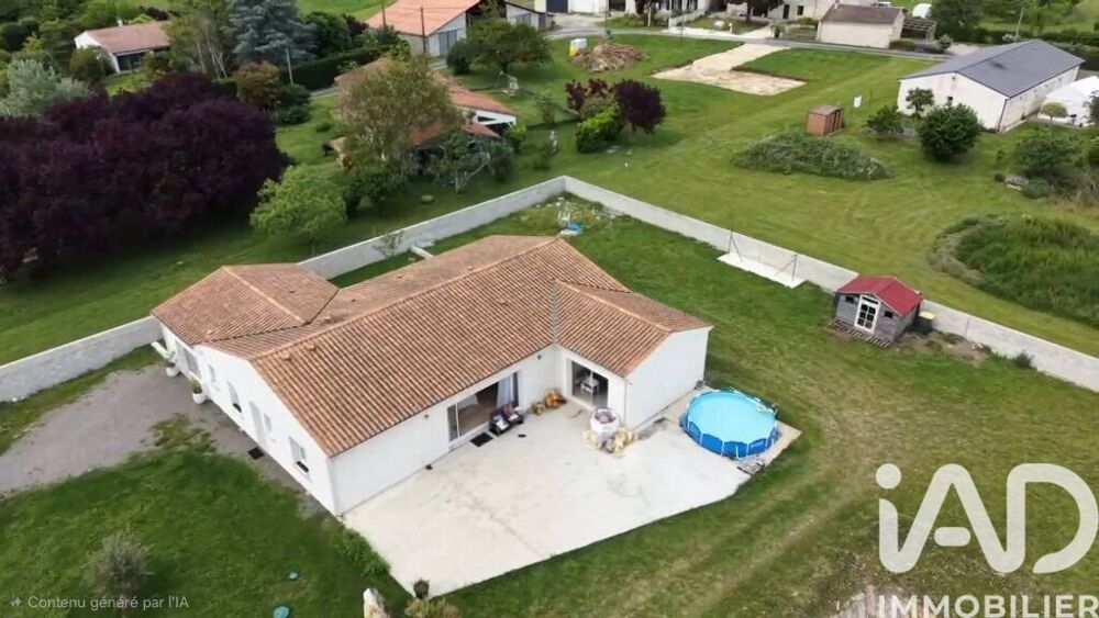 Vente Maison Vente Maison/villa 8 pièces Saint-germain-de-lusignan