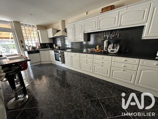  Maison à vendre 15 + pièces 368 m²