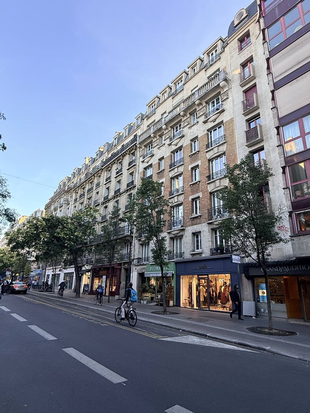 Vente Appartement Studio avec balcon et cave, 6e étage ascenseur – Buttes-Chaumont / Secrétan Paris 19