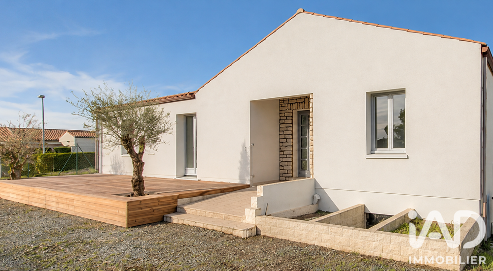 Vente Maison Vente Maison traditionnelle 5 pièces Saint-rogatien