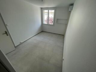  Appartement à louer 3 pièces 52 m²