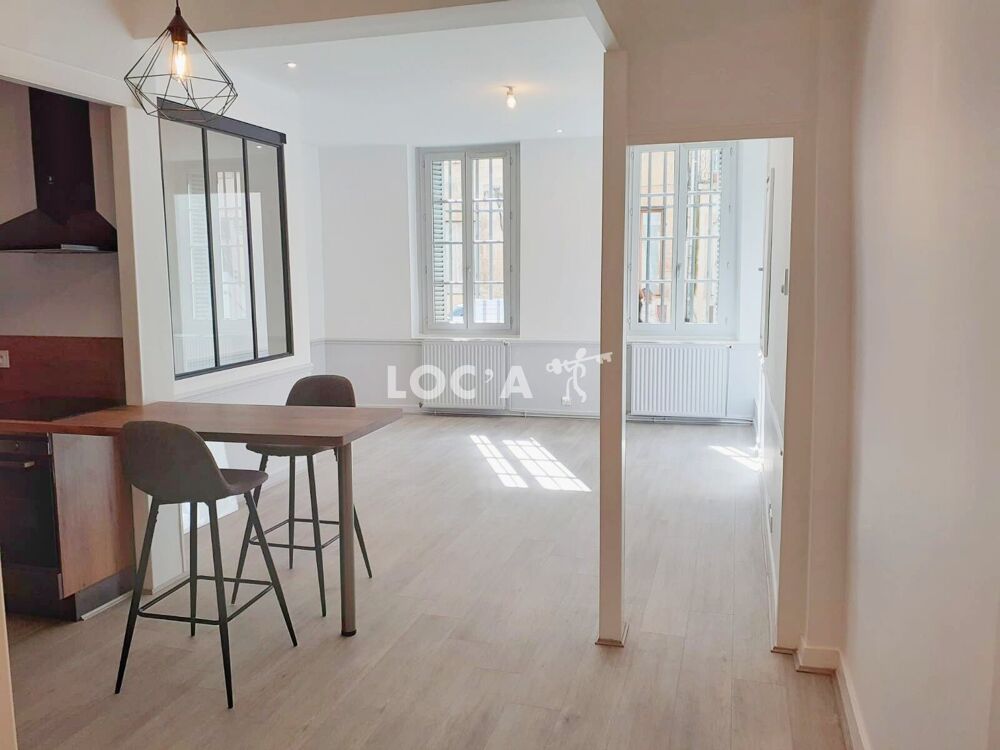 750€ CC/ Mois - Spacieux appartement F2 de 52.5 m² entiè....