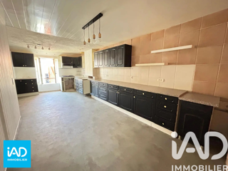  Immeuble à vendre 261 m²