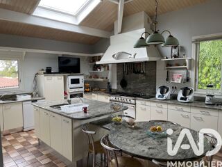  Maison à vendre 15 + pièces 762 m²