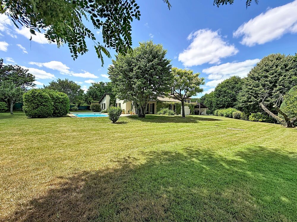 Vente Maison Maison familiale, sur un terrain exceptionnel de 3000 m² Charbonnieres les bains